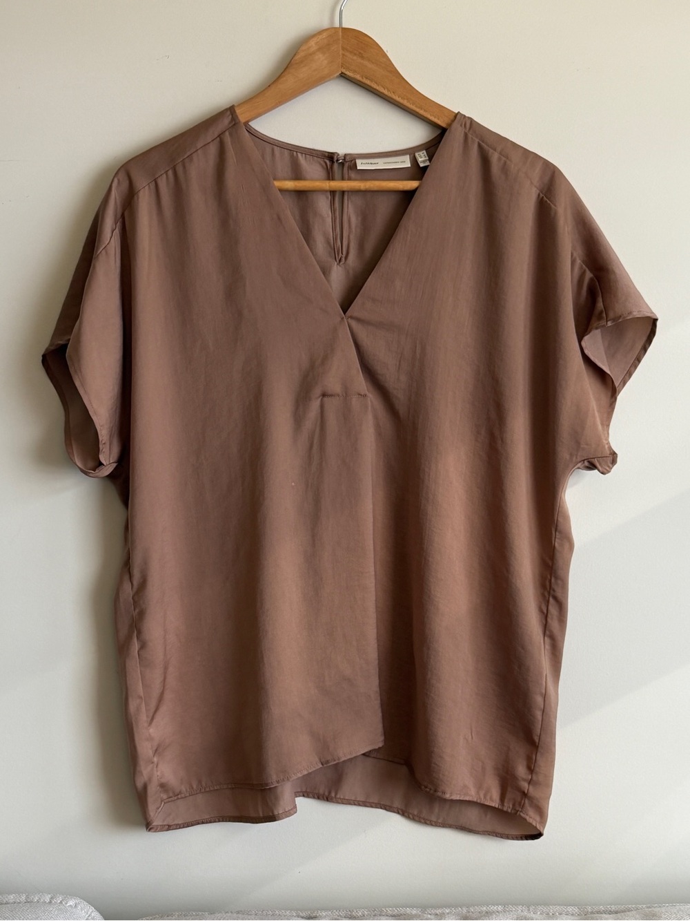 Relaxed V-Neck Short Sleeve Blouse - Brown